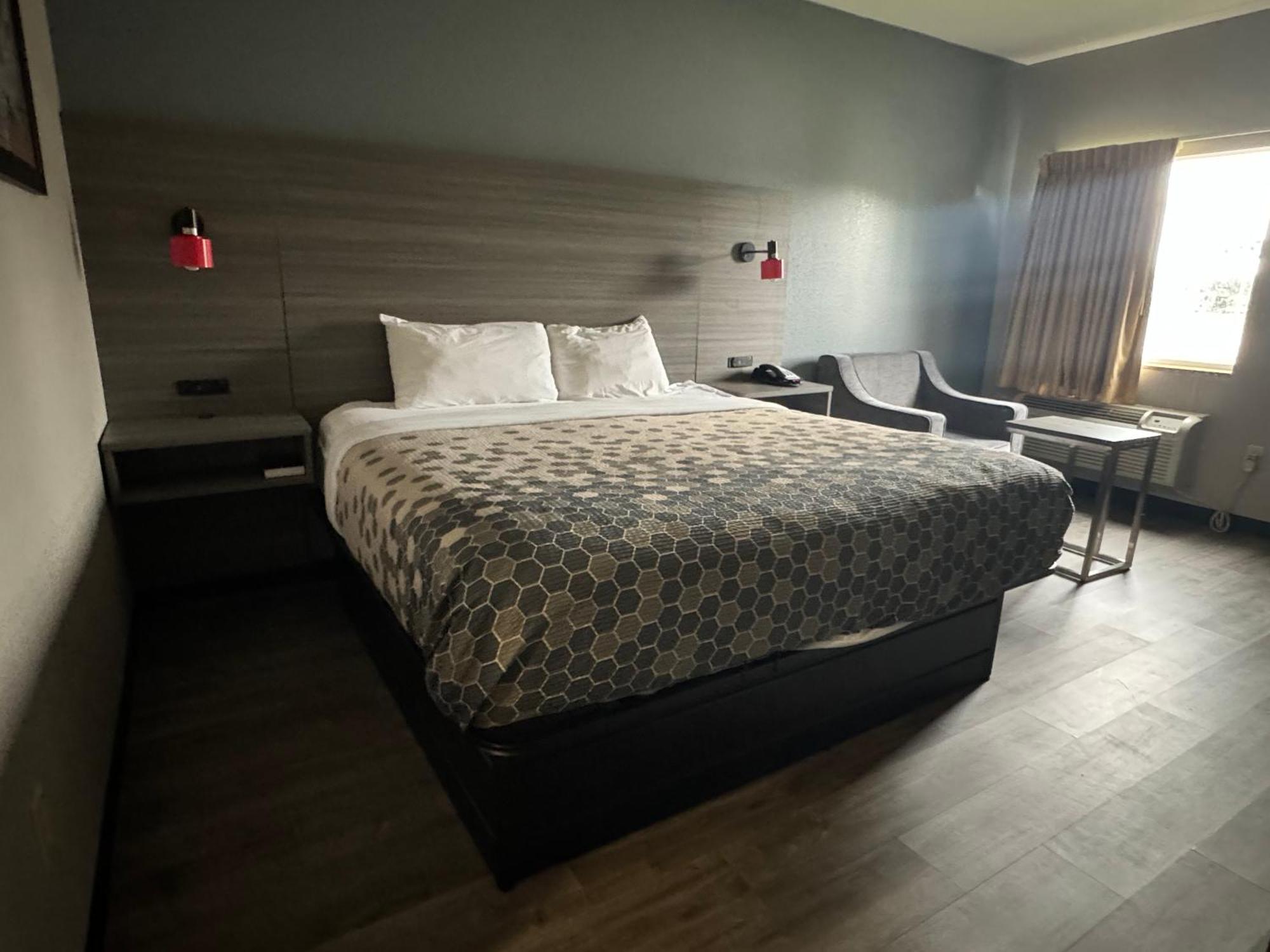 Econo Lodge Inn & Suites Pritchard Road Норт-Литл-Рок Экстерьер фото